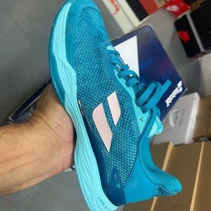 Babolat tennis shose size 7 9.5 and 6.5 women green